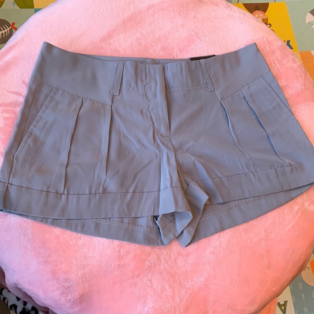 Express platinum shorts, size 4
